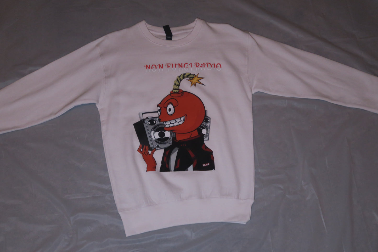 NON FUNGI RADIO LOGO SWEATER