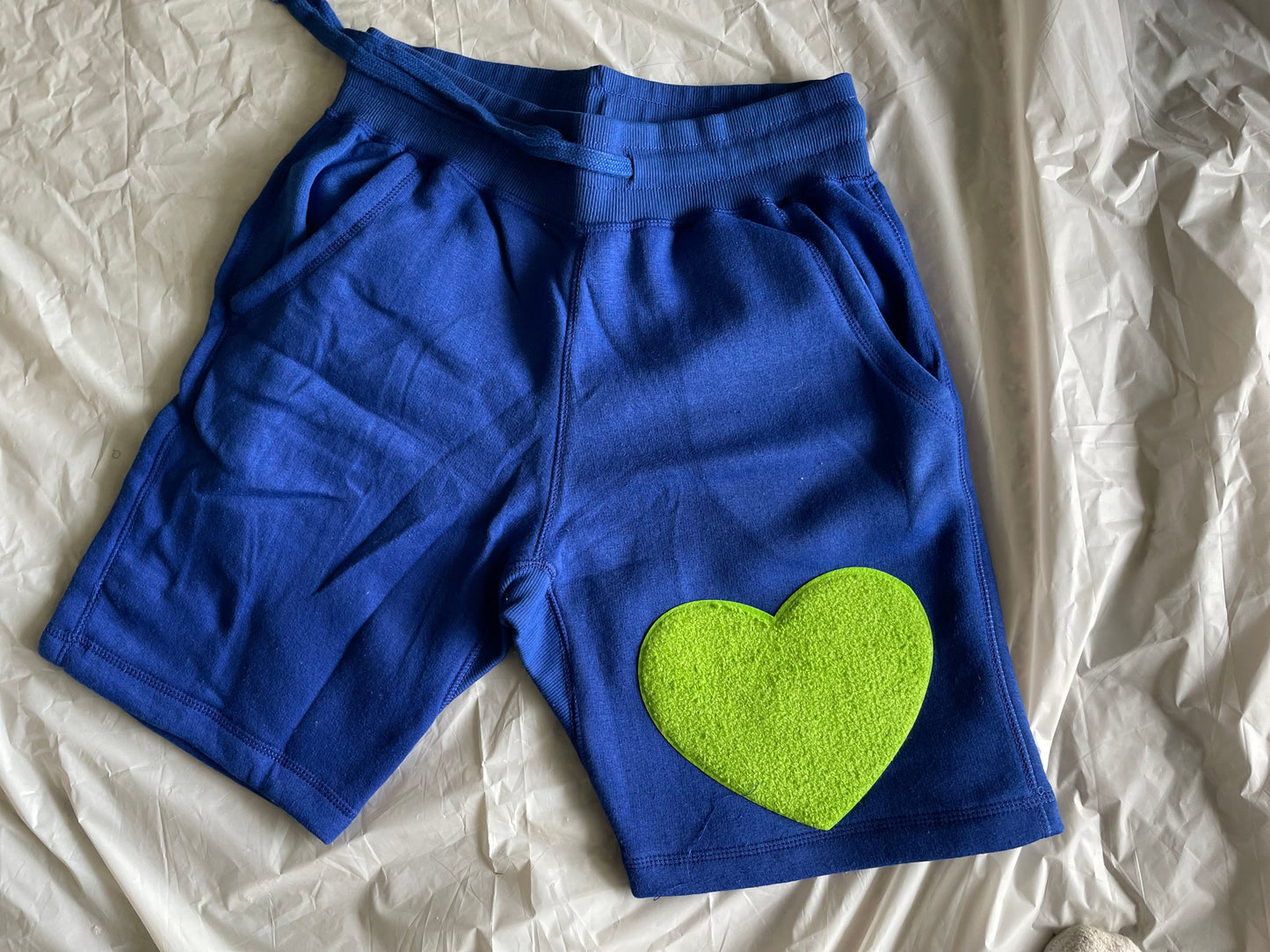 VIBES HEART SHORT